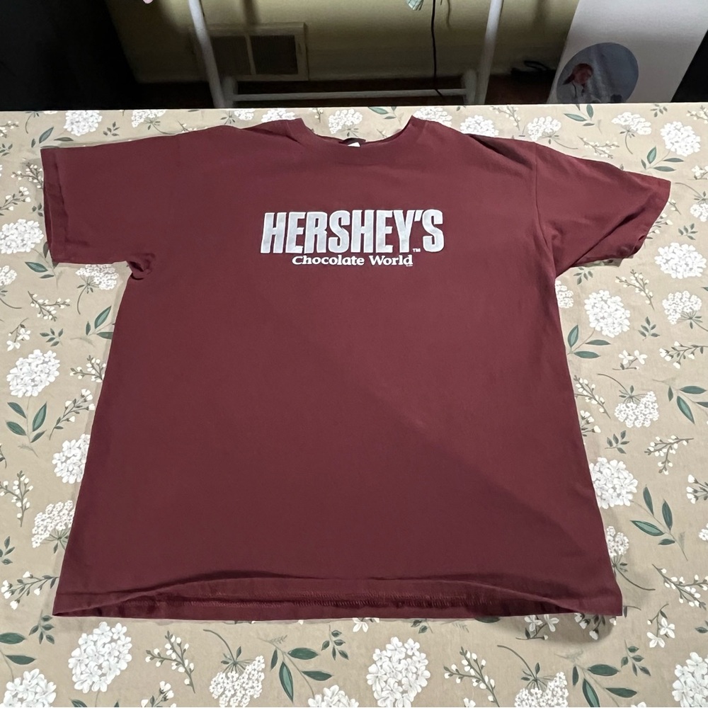 Vintage Hersheys Chocolate World Shirt size Xl Brown Y2K Advertisement